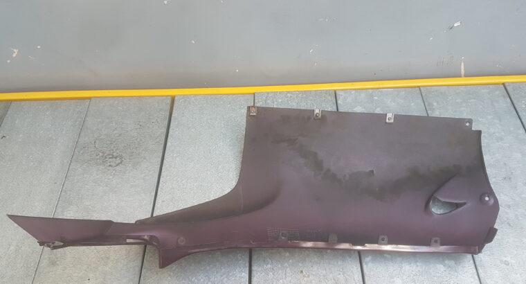 FIANCO SOTTO PEDANA DESTRO APRILIA LEONARDO 150