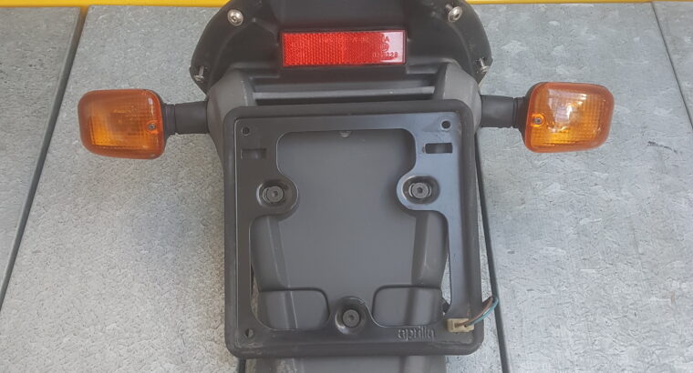 PARAFANGO PORTATARGA APRILIA LEONARDO 150